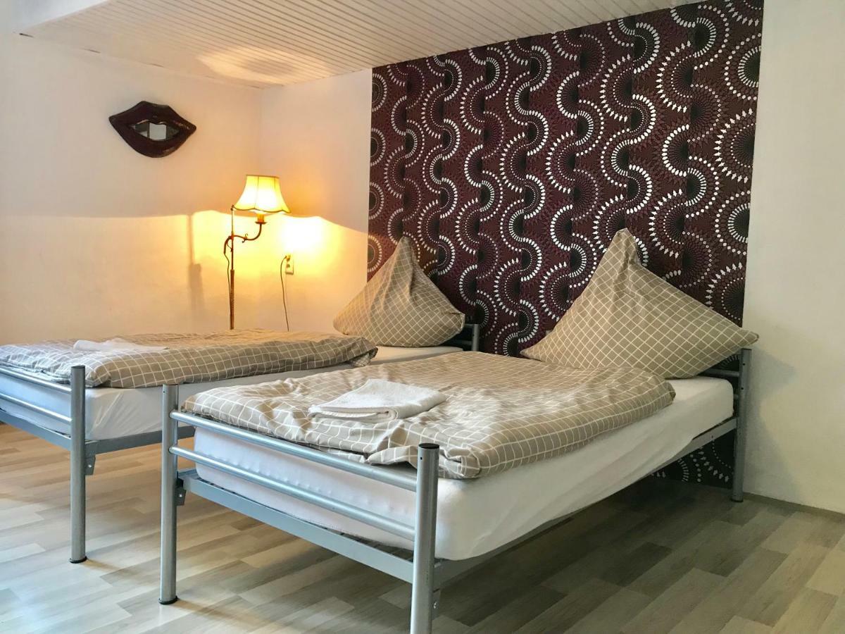 Ferienwohnung In Ediger Eller Esterno foto