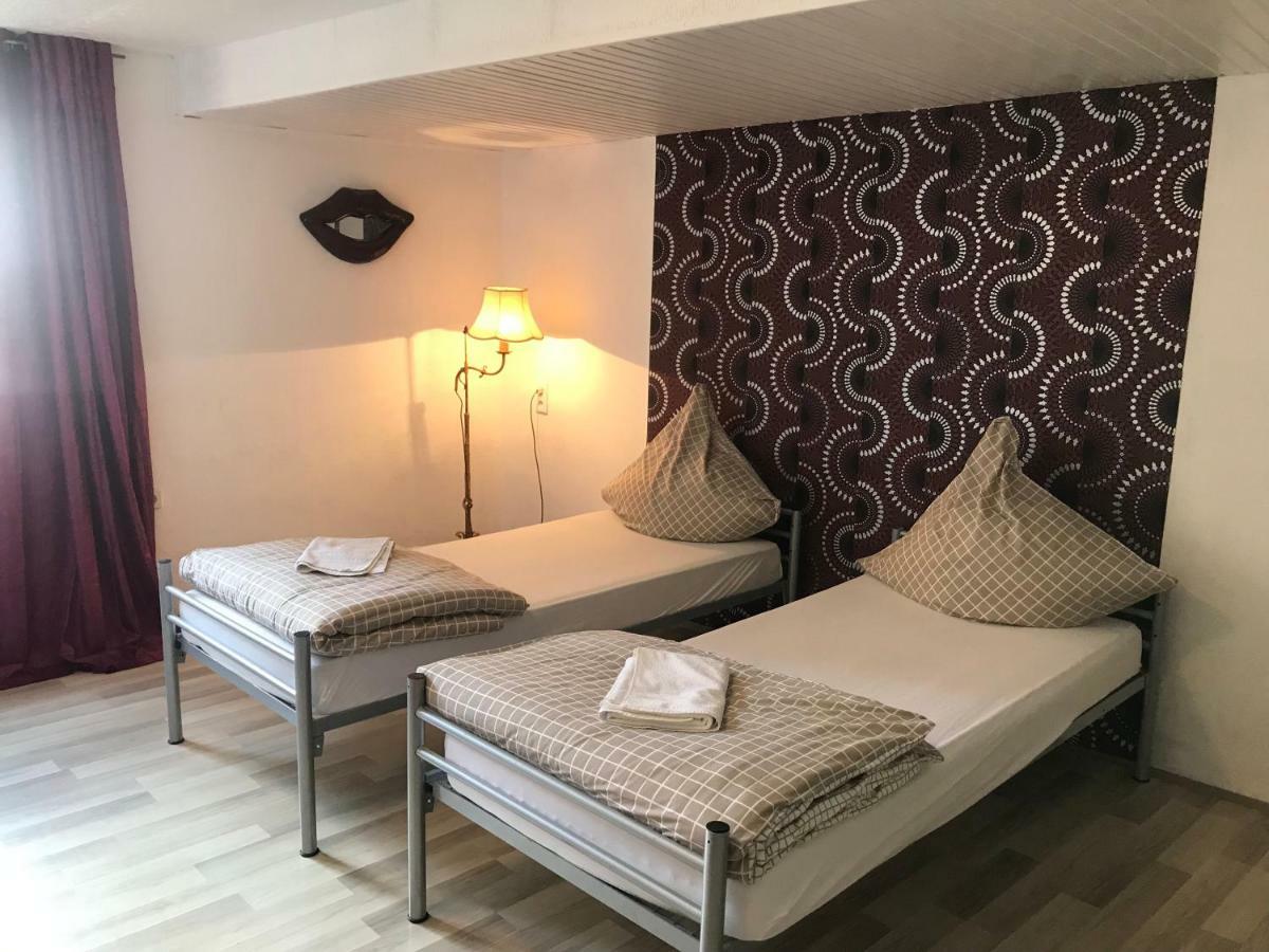 Ferienwohnung In Ediger Eller Esterno foto